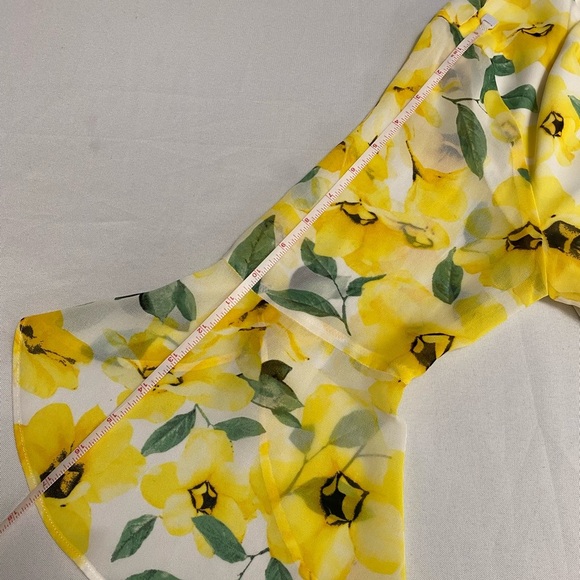 Calvin Klein🌼Floral Print V-Neck Chiffon 3/4 Ruffle
Sleeve Top Size S/CH/P - Picture 7 of 11